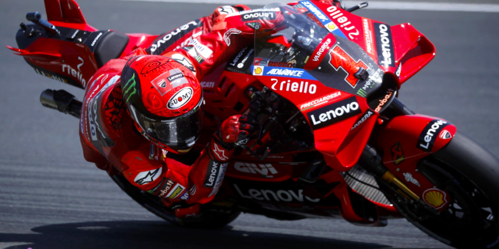 Moto Gp in Francia, inizio-choc: cadono (e litigano) Bagnaia e Vinales ...