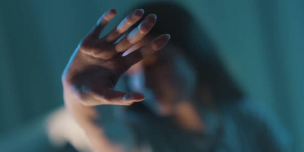 Picchia la moglie con i giocattoli davanti ai cinque figli terrorizzati, 40enne di Catania arrestato