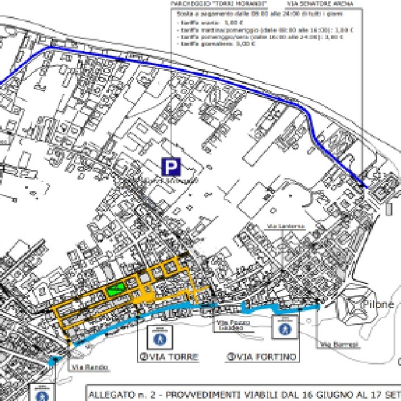 In azzurro l’isola pedonale, in blu le aree di sosta a pagamento e in giallo la zona riservata al parcheggio dei residenti