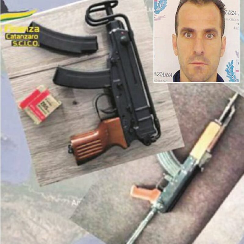 Le armi offerte da Nikolaos Liarakos alias Ilir Pere