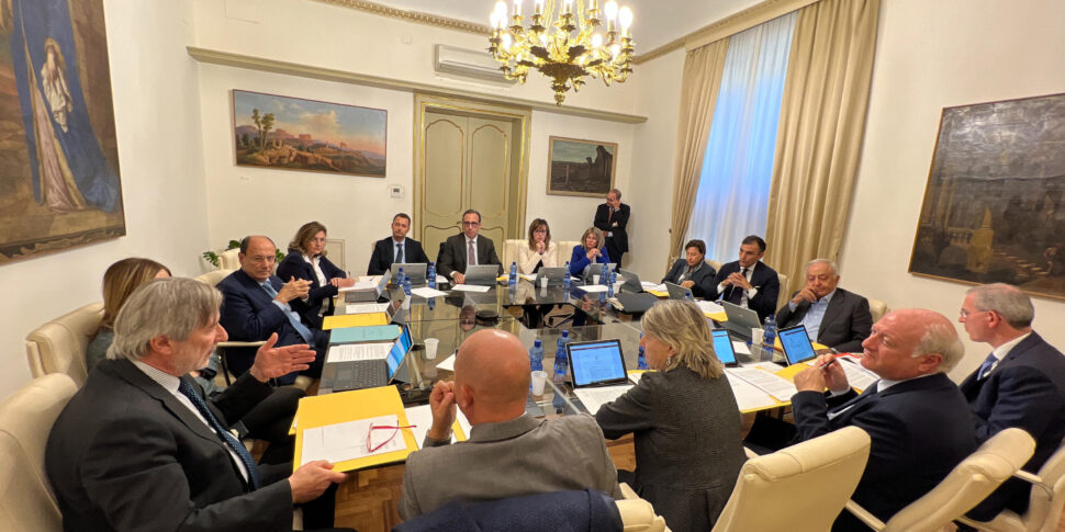 Sicilia, la Regione dà il via libera ai nuovi concorsi e al profilo di ispettore del lavoro Sicilia, la Regione dà il via libera ai nuovi concorsi e al profilo di ispettore del lavoro