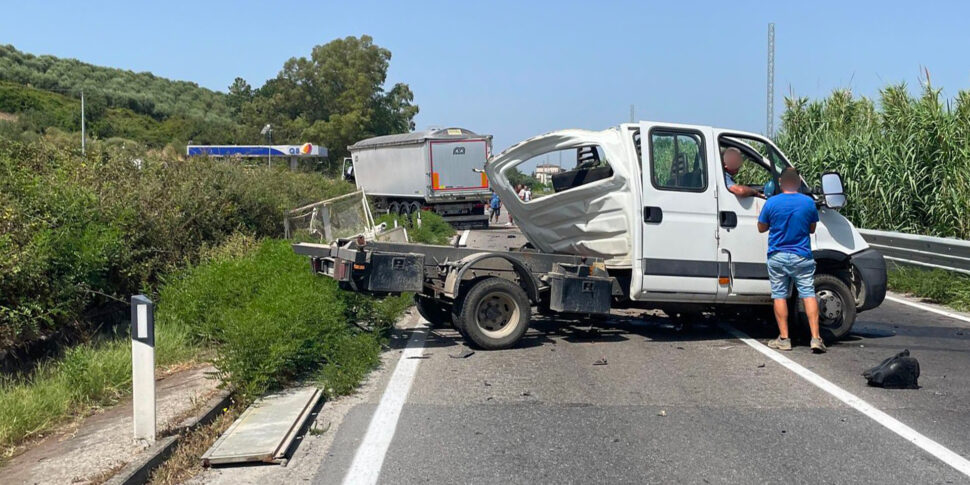Ennesimo incidente sulla SS 106 a Corigliano Rossano. Un morto e un ...
