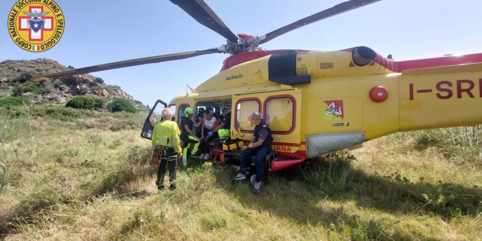 Escursionista in difficoltà ad Alicudi: soccorsa da un elicottero del ...