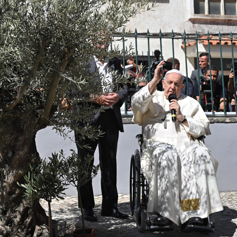 Pope Francis speaks as he visits the Scholas Occurrentes educational foundation after a meeting with young members in Cascais, during his five-day visit to attend the World Youth Day (WYD) gathering of young Catholics, on August 3, 2023. - Portugal is expecting about a million pilgrims from around the world, according to organisers, to attend the World Youth Day gathering of young Catholics from August 1 to 6. Originally scheduled for August 2022, the event was postponed because of the Covid-19 pandemic. ANSA/Marco BERTORELLO / POOL / AFP