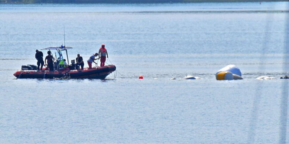 Dramma Al Lago Di Garda Enne Si Tuffa Per Salvare Il Fratellino E