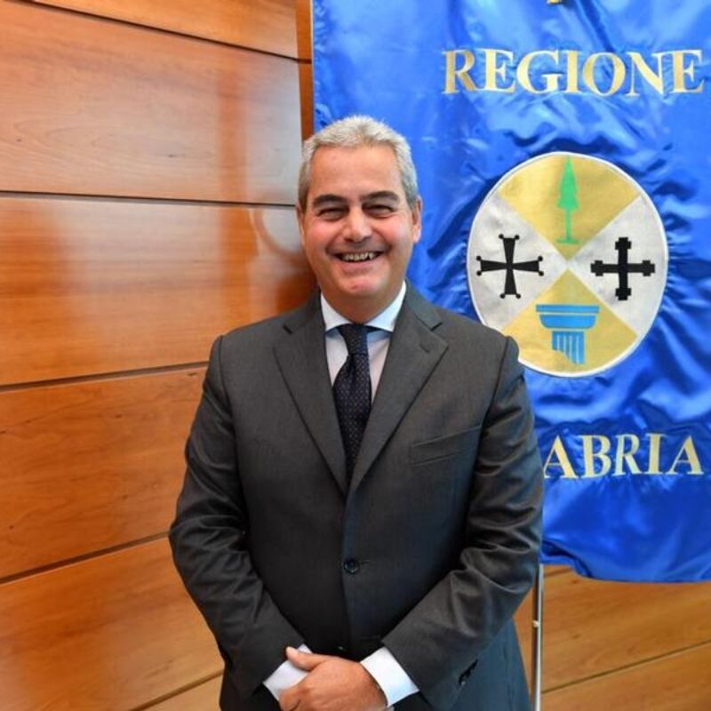 L'assessore regionale al Personale, Filippo Pietropaolo