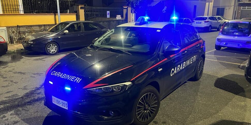 Santa Teresa Riva Tentano Di Rubare Un Auto Tre Arrestati E Un Uomo In Fuga Gazzetta Del Sud