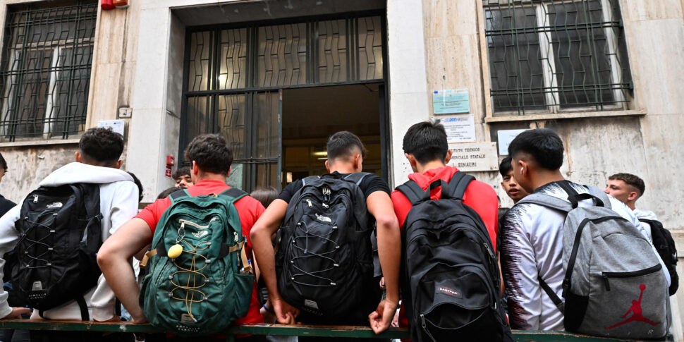 Caldo e rientro in classe in Sicilia: «Nessuno stop generalizzato, scelta alle scuole» Caldo e rientro in classe in Sicilia: «Nessuno stop generalizzato, scelta alle scuole»