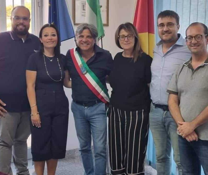 Assessori e sindaco: Nino Costa, Barbara Di Salvo, Giuseppe Cavallaro, Gianfranca Alessi, Angelo Giacobbe e Gaetano Lamberto