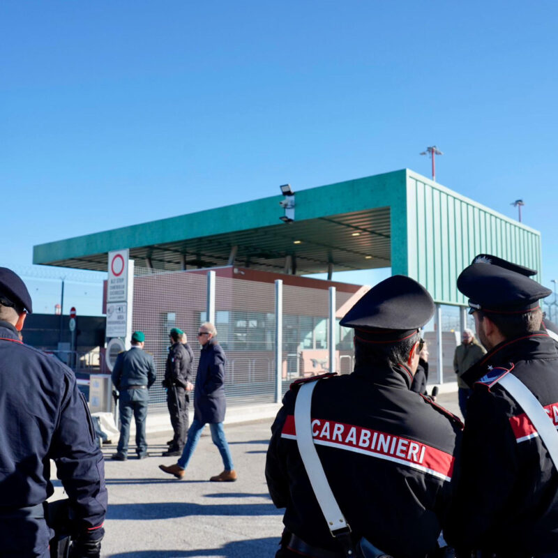 L'aereo con a bordo Filippo Turetta, il giovane accusato dell'omicidio di Giulia Cecchettin, è atterrato all'aeroporto di Venezia, proveniente da Francoforte, Venezia, 25 novembre 2023. The plane carrying Filippo Turetta, the young man accused of the murder of Giulia Cecchettin, landed at Venice airport, coming from Frankfurt, Venice, Italy, 25 November 2023. ANSA/ MARCO ALBERTINI