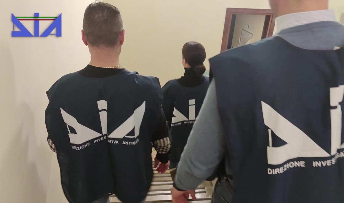 Smantellata rete di trafficanti di droga: 12 arresti in Puglia Smantellata rete di trafficanti di droga: 12 arresti in Puglia