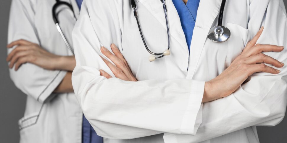https://assets.gazzettadelsud.it/2023/11/medici-sciopero-1-970x485.jpg