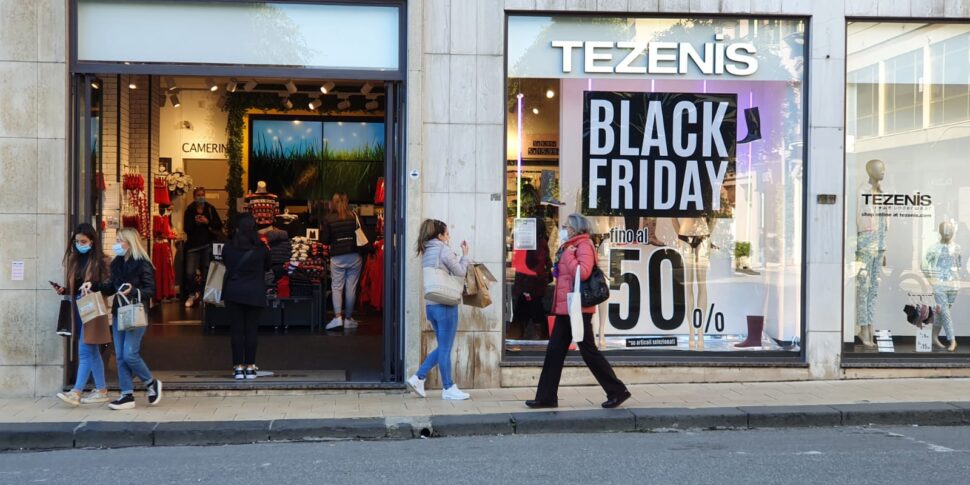 https://assets.gazzettadelsud.it/2023/11/messina-negozi-black-friday-970x485.jpg