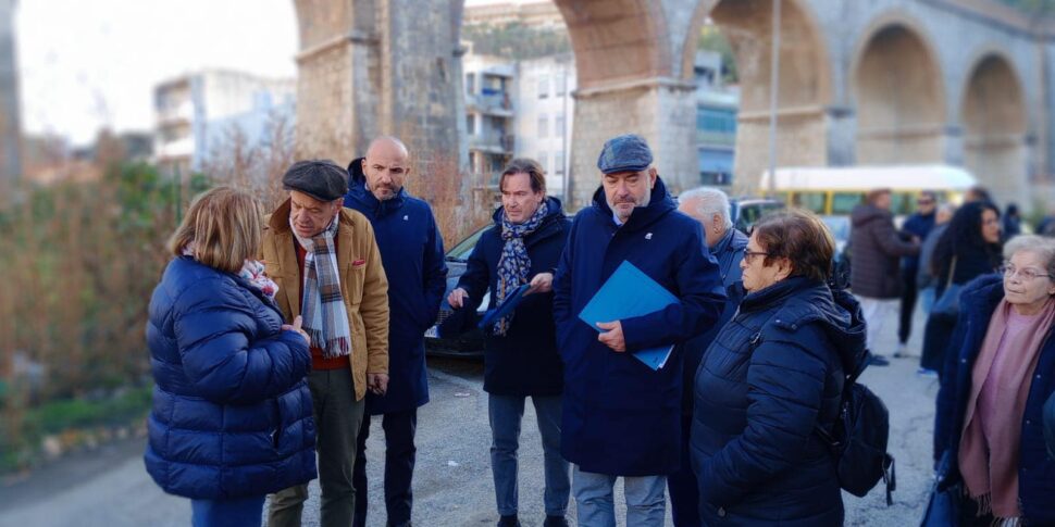 Risanamento a Camaro, dieci case sotto l'albero