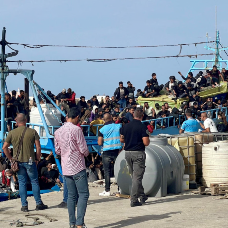 Notte Di Sbarchi A Lampedusa Migranti Soccorsi E Trasferiti Nell Hotspot Gazzetta Del Sud