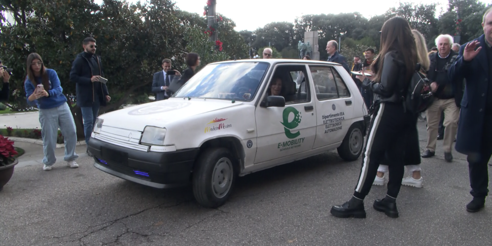 Da rottame a prototipo, presentata al comune di Messina la prima auto elettrica realizzata da studenti e docenti del Verona Trento