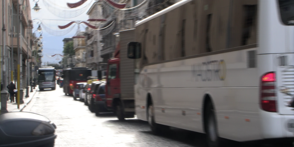Messina, traffico paralizzato in centro per la NewMobility: città nel caos!
