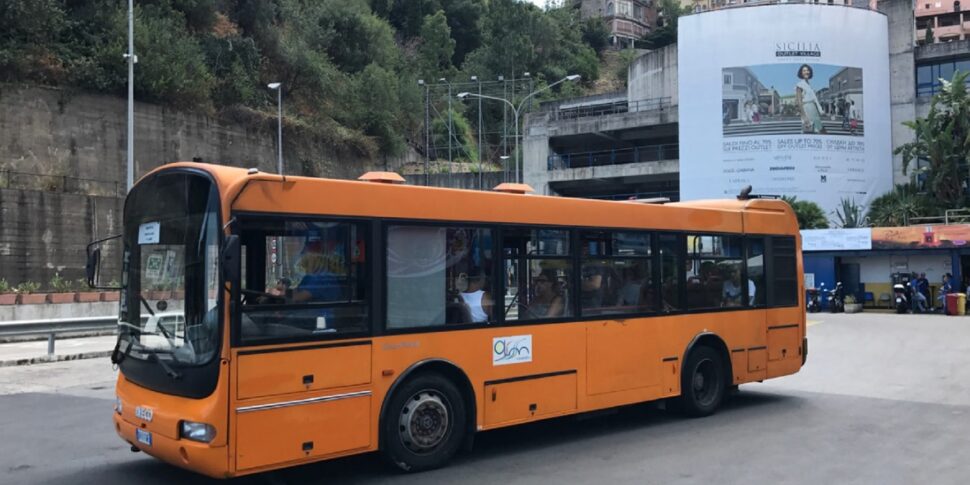 Taormina, diversi autobus sono al... capolinea: Asm cerca mezzi usati ...