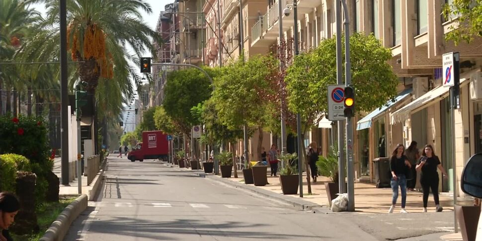 Messina, i commercianti sull'isola pedonale di viale San Martino: "Fatturato sceso del 70%"