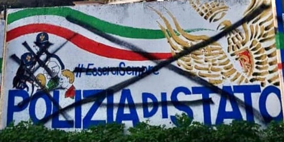 Messina, sfregiato a Giostra il murales della Polizia