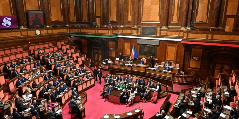 Dal Senato ok a fiducia sul dl omnibus, ora passerà alla Camera