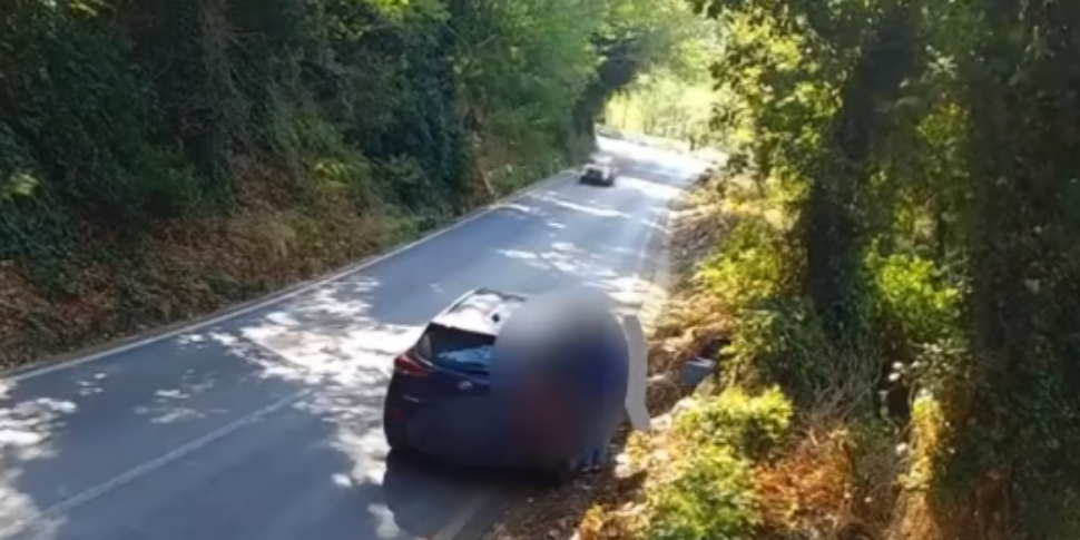 Buttavano rifiuti sui colli a Messinna, immortalati anche professionisti