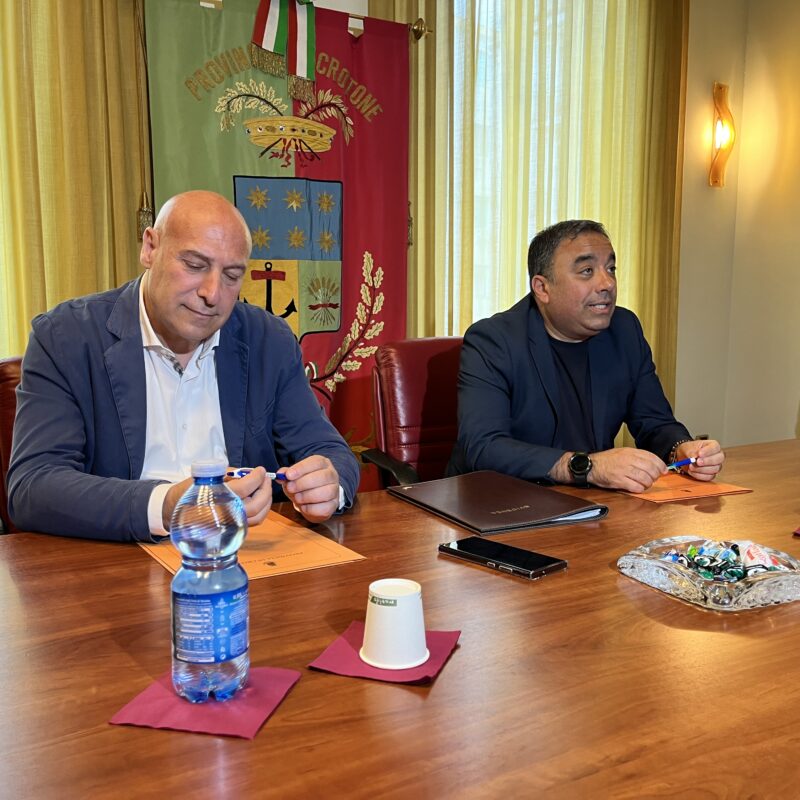 Il sindaco di Crotone Vincenzo Voce col presidente della Provincia Sergio Ferrari