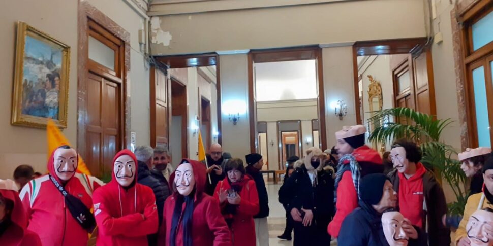 Emergenza abitativa a Messina, nuovo regolamento votato all'unanimità in consiglio comunale