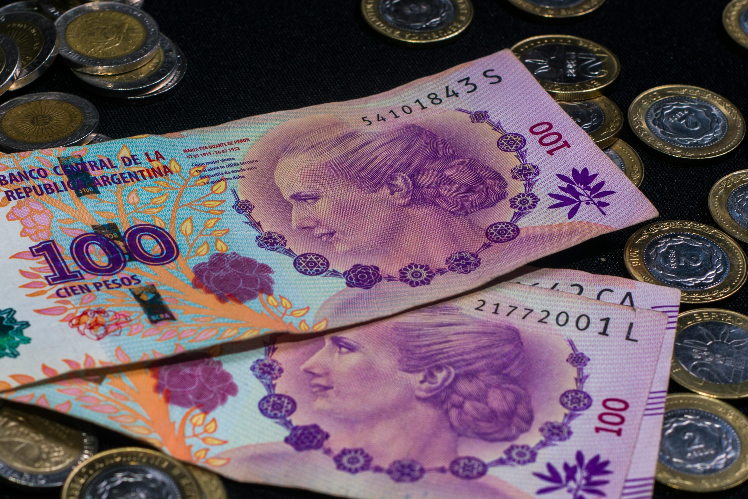 Maxi-inflazione in Argentina, arrivano banconote da 20mila pesos Maxi-inflazione in Argentina, arrivano banconote da 20mila pesos
