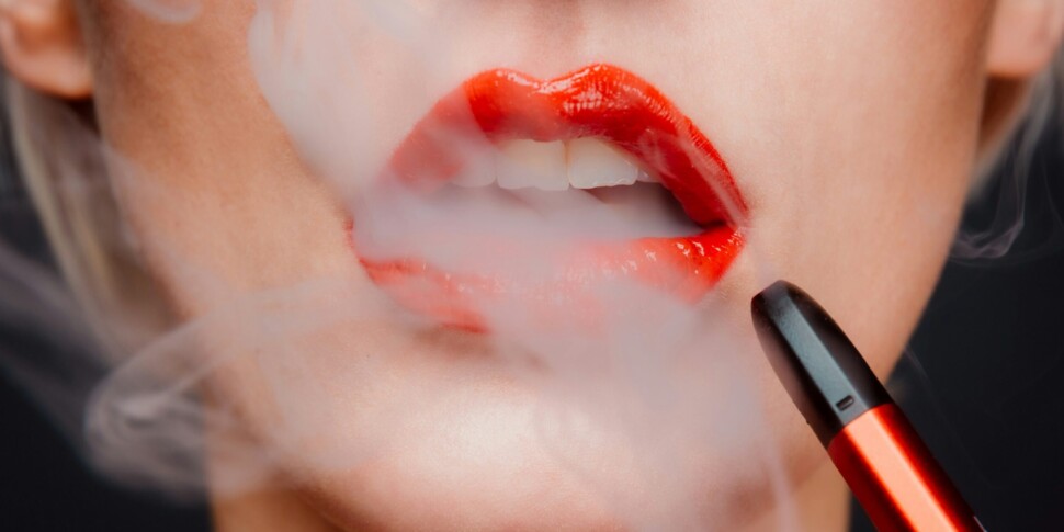 Vaping, la stretta della Gran Bretagna: dal 1 giugno divieto di sigarette elettroniche usa e getta Vaping, la stretta della Gran Bretagna: dal 1 giugno divieto di sigarette elettroniche usa e getta