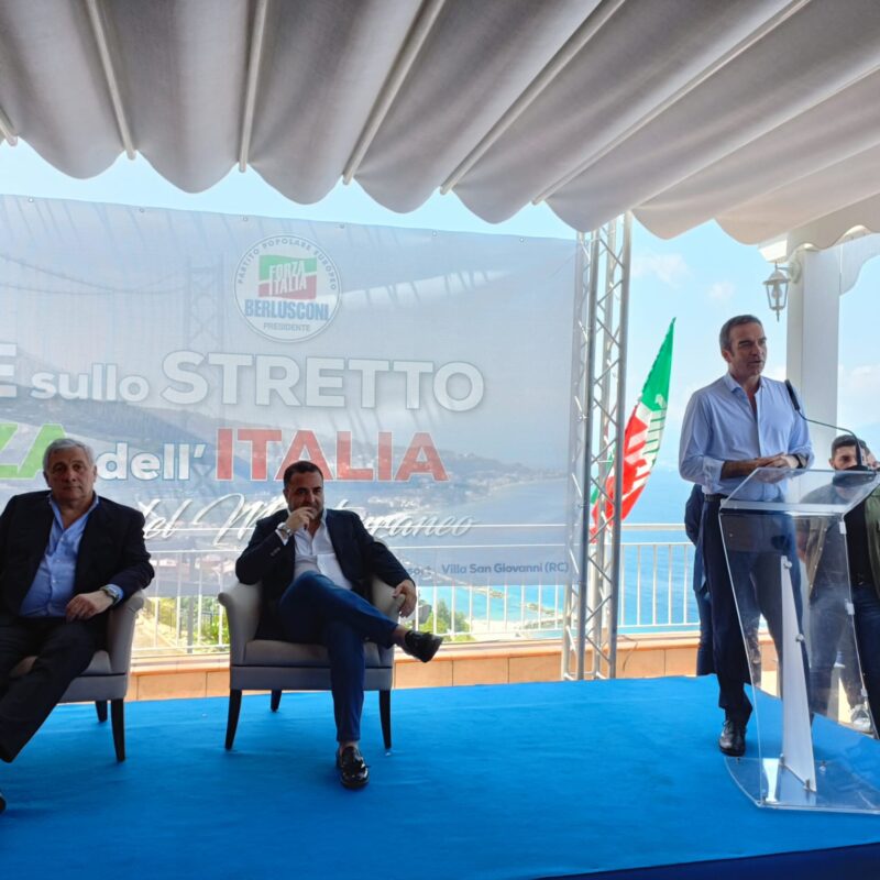 Il vicepremier Antonio Tajani, il coordinatore calabrese di FI, Francesco Cannizzaro, e il governatore Roberto Occhiuto