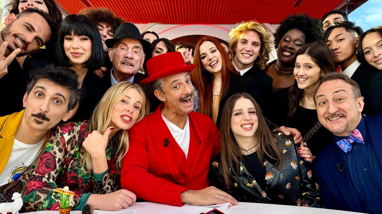 Fiorello sul post Amadeus: “A Sanremo 2025 noi tifiamo per la coppi… Fiorello sul post Amadeus: “A Sanremo 2025 noi tifiamo per la coppi…