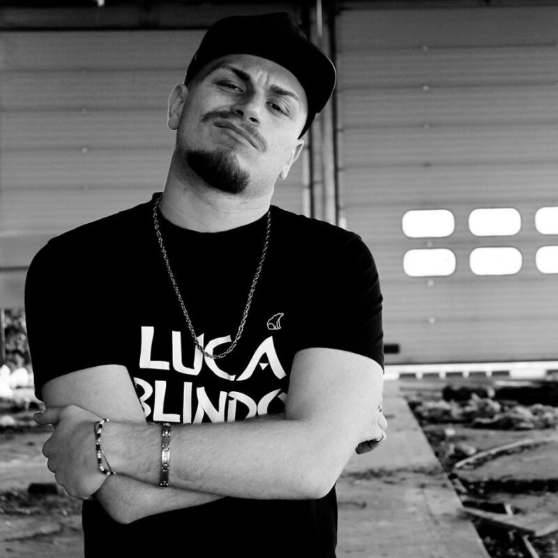 Baby-gang picchia suo allievo e il rapper Luca Blindo rinuncia al live ...