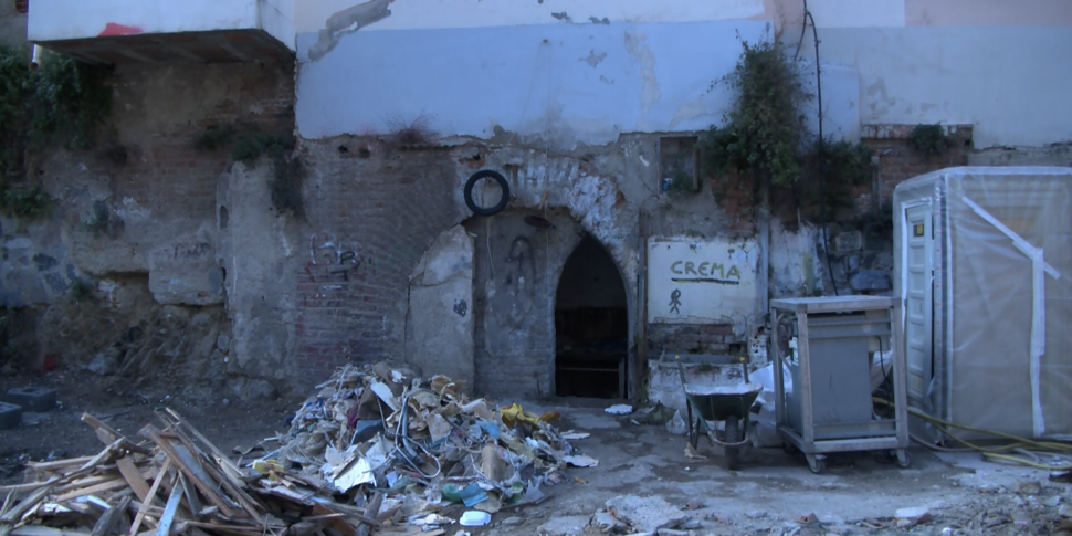 Baracche Camaro Sottomontagna, mille metri di amianto interrato. Variante da 50mila euro