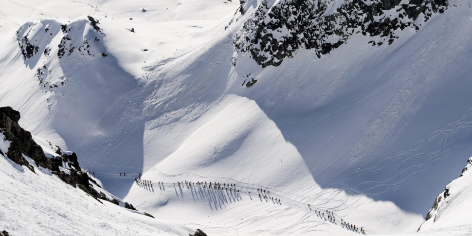 Fanno scialpinismo, ma vengono travolti da una valanga: due morti sulle Alpi svizzere
