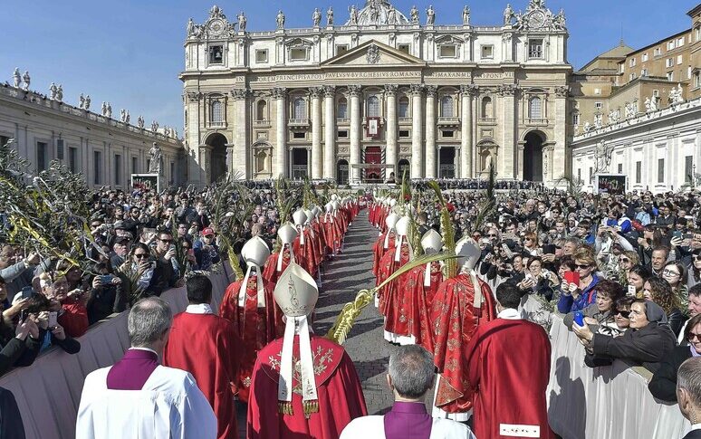 https://assets.gazzettadelsud.it/2024/03/domenica-delle-palme-san-pietro-1-774x485.jpg