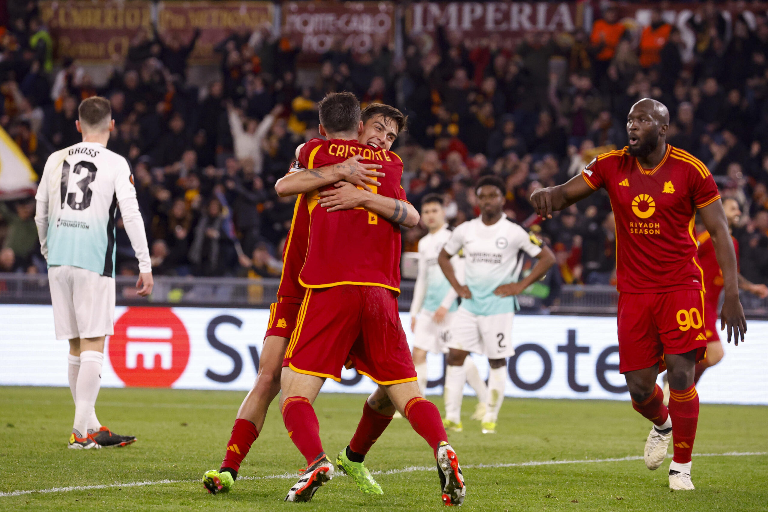 Roma-show all'Olimpico: poker al Brighton, ipotecata la qualif… Roma-show all'Olimpico: poker al Brighton, ipotecata la qualif…
