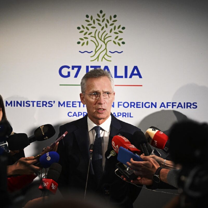 La conferenza stampa del segretario della Nato Jens Stoltenberg intervenuto al G7 Esteri a Capri