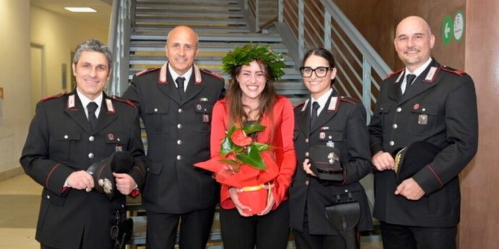 Fuori dalla droga grazie ai Carabinieri, Veronica li invita alla laurea