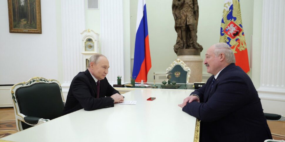 Lukashenko: "In Bielorussia abbiamo decine di testate nucleari russe"