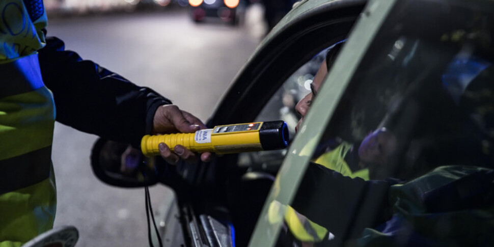 https://assets.gazzettadelsud.it/2024/04/etilometro-alcol-test-970x485-1712562039.jpg