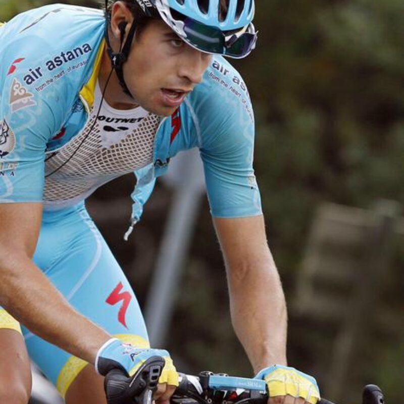 epa04909506 Spanish cyclist Mikel Landa of the Astana Team is on his way to win the 11th stage of the Vuelta a Espana 2015 cycling race over 138km between Andorra la Vella and Cortals d'Encamp, Andorra, 02 September 2015. EPA/JAVIER LIZON
