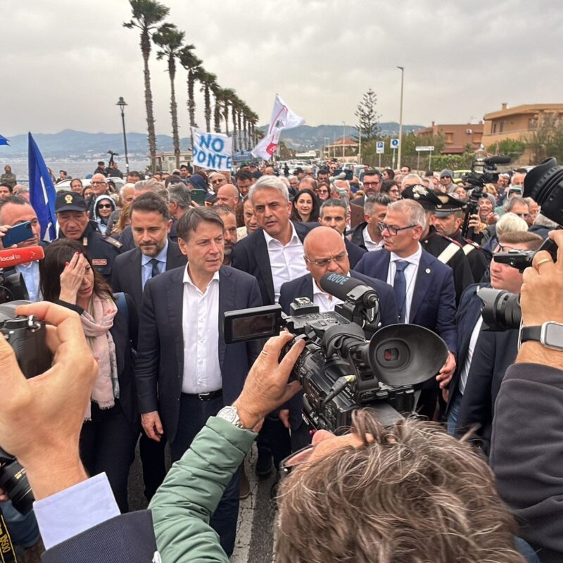 Conte a Messina: "No al Ponte, non ha alcuna utilità pubblica. Sì a infrastrutture per Sicilia e Calabria" VIDEO | FOTO
