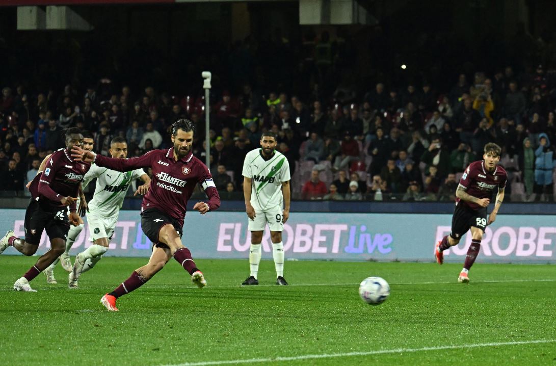 Harakiri Sassuolo, avanti 2-0 si fa riprendere dalla Salernitana al… Harakiri Sassuolo, avanti 2-0 si fa riprendere dalla Salernitana al…
