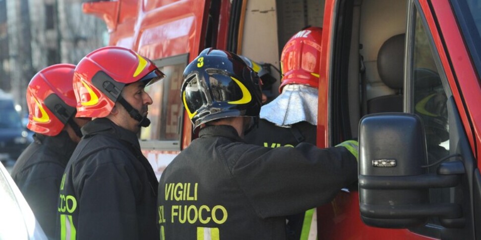 Concorso Vigili Del Fuoco 2024 | I Requisiti E Come Fare Domanda Ecco ...