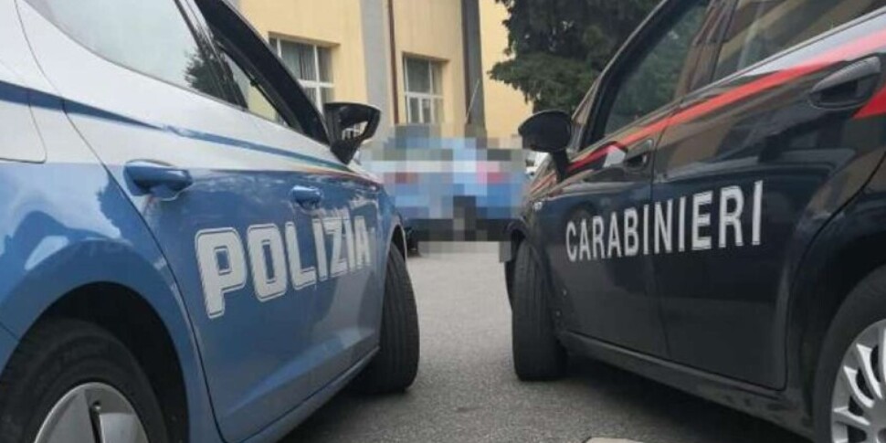 Parma, uccide la moglie con un fucile e poi si consegna