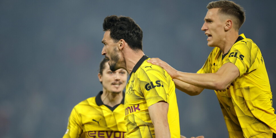Champions, Hummels porta in finale il Borussia Dortmund dopo 11 anni. Crolla il Psg