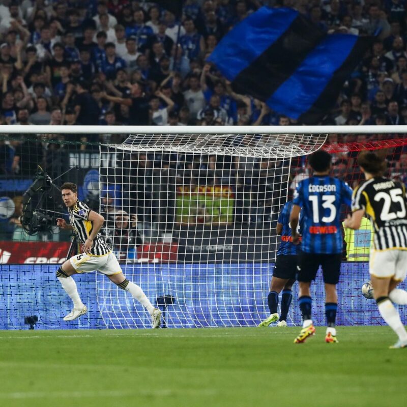 Juventus’ Dusan Vlahovic jubilates after scoring the 0-1 goal during the Italian Cup (Coppa Italia) final soccer match between Atalanta BC and Juventus FC at the Olimpico stadium in Rome, Italy, 15 May 2024. ANSA/ANGELO CARCONI