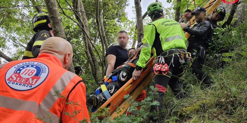 Morano Calabro, 38enne sbalza dalla moto e fa un volo di 25 metri ...