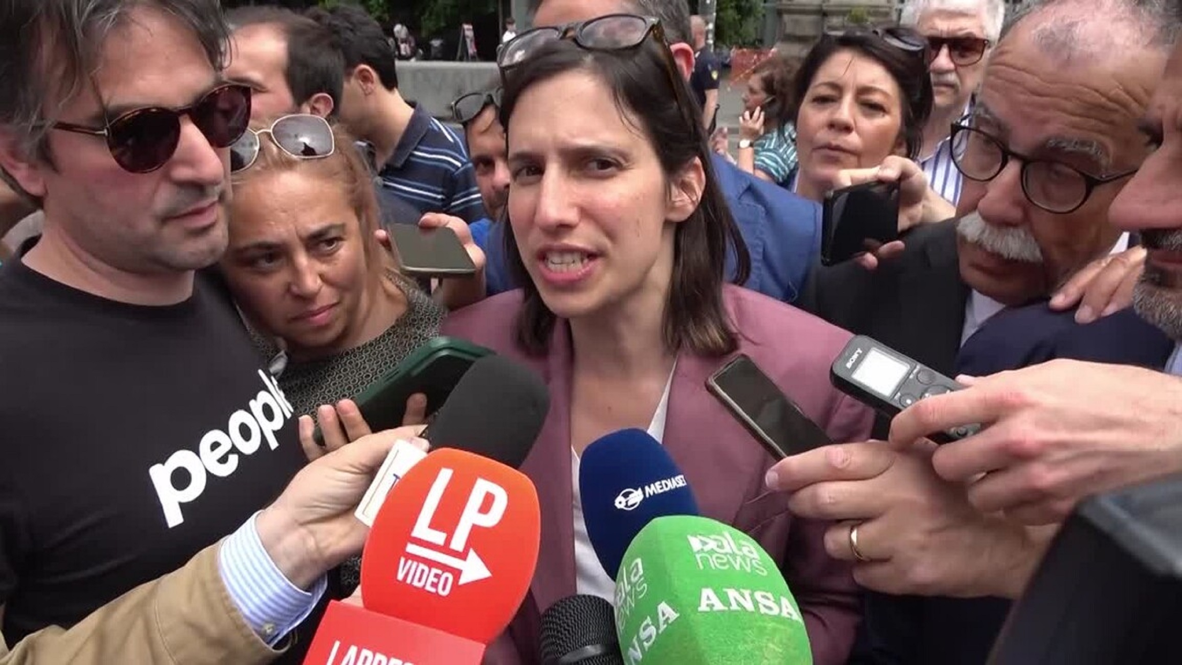 "Arroccati nei palazzi", le opposizioni attaccano Atreju "Arroccati nei palazzi", le opposizioni attaccano Atreju
